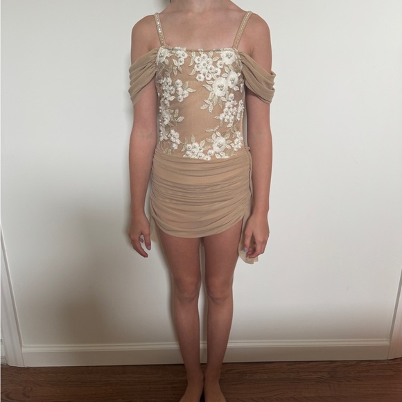 Glamour Dancewear Elegant Beige Floral Off-Shoulder costume size CM - Picture 1 of 3